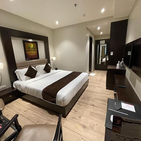 Hotel Virgo Sumeru Бхавнагар Екстериор снимка