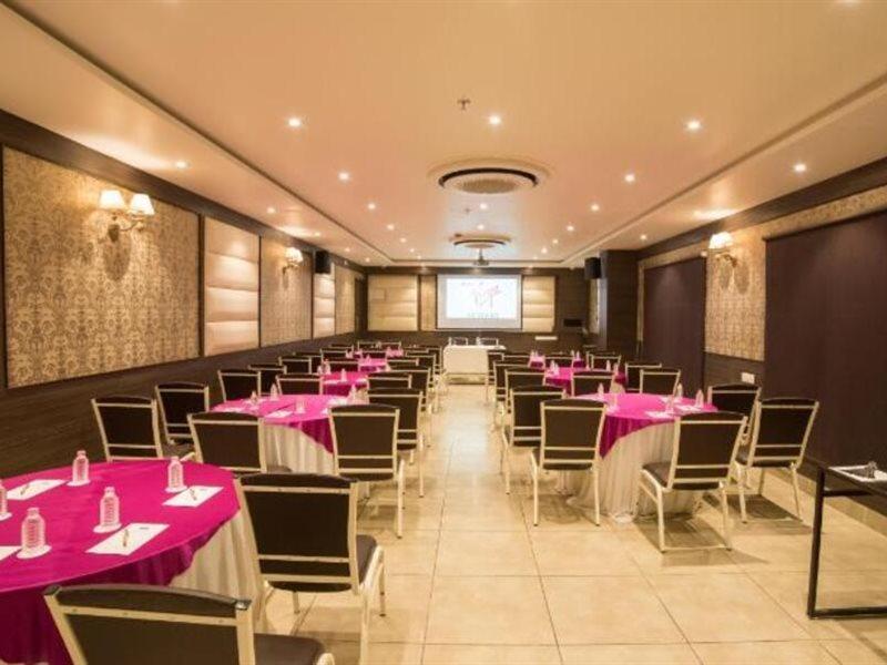 Hotel Virgo Sumeru Бхавнагар Екстериор снимка