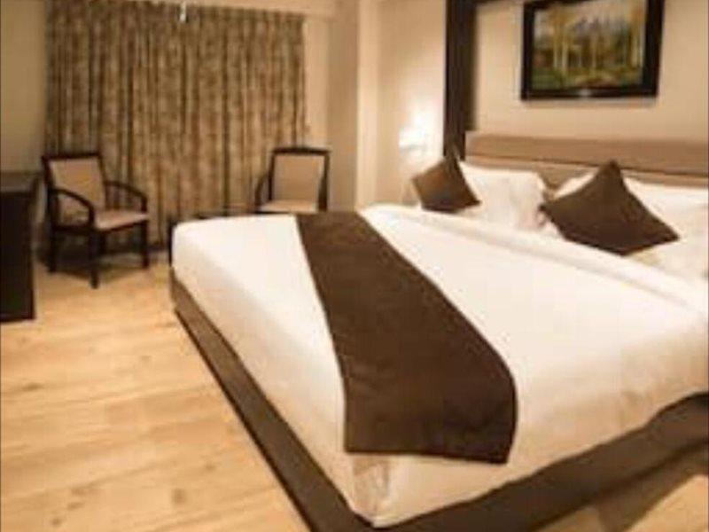 Hotel Virgo Sumeru Бхавнагар Екстериор снимка