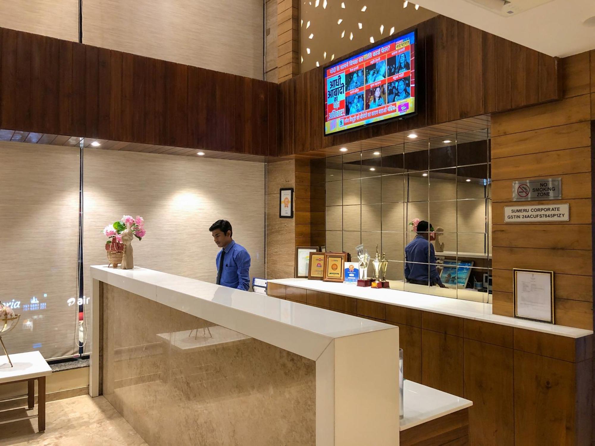 Hotel Virgo Sumeru Бхавнагар Екстериор снимка