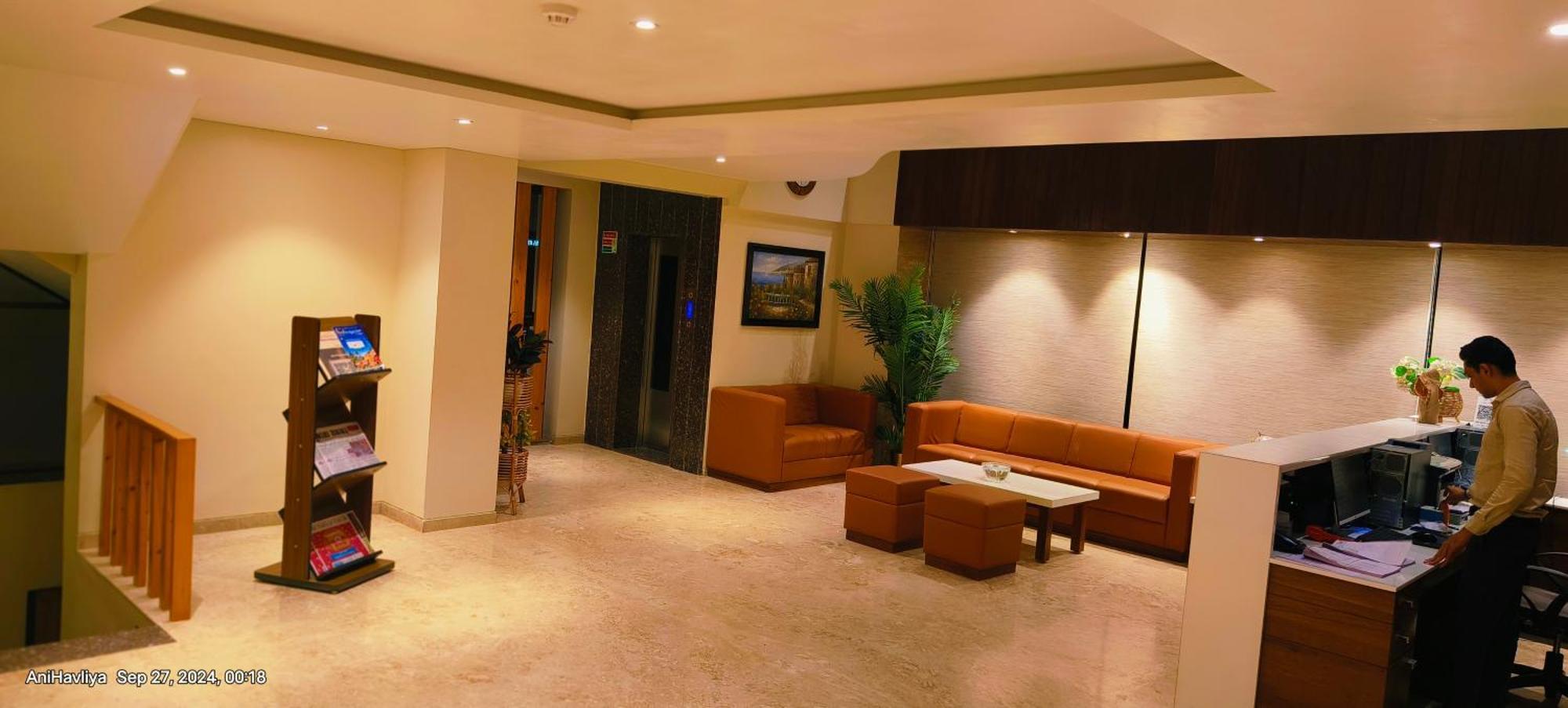 Hotel Virgo Sumeru Бхавнагар Екстериор снимка