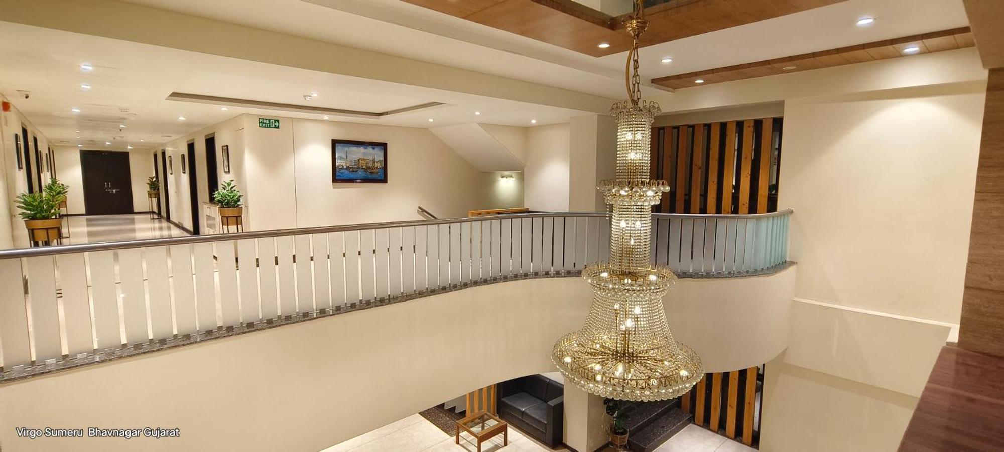 Hotel Virgo Sumeru Бхавнагар Екстериор снимка