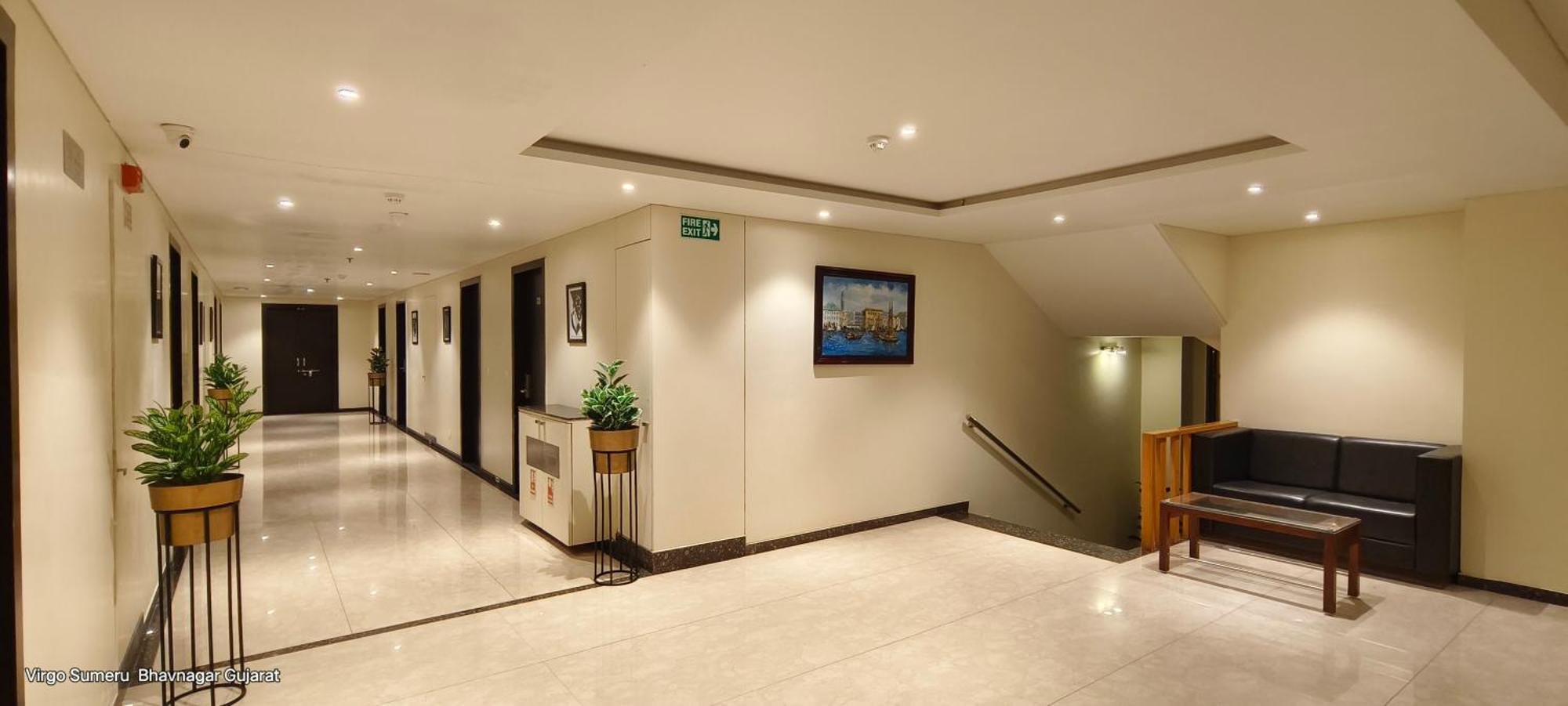 Hotel Virgo Sumeru Бхавнагар Екстериор снимка