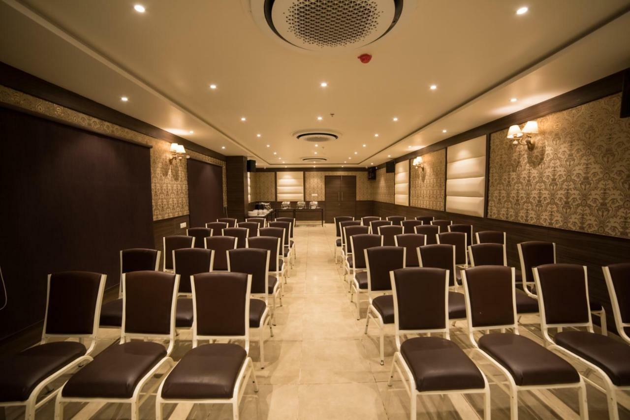 Hotel Virgo Sumeru Бхавнагар Екстериор снимка
